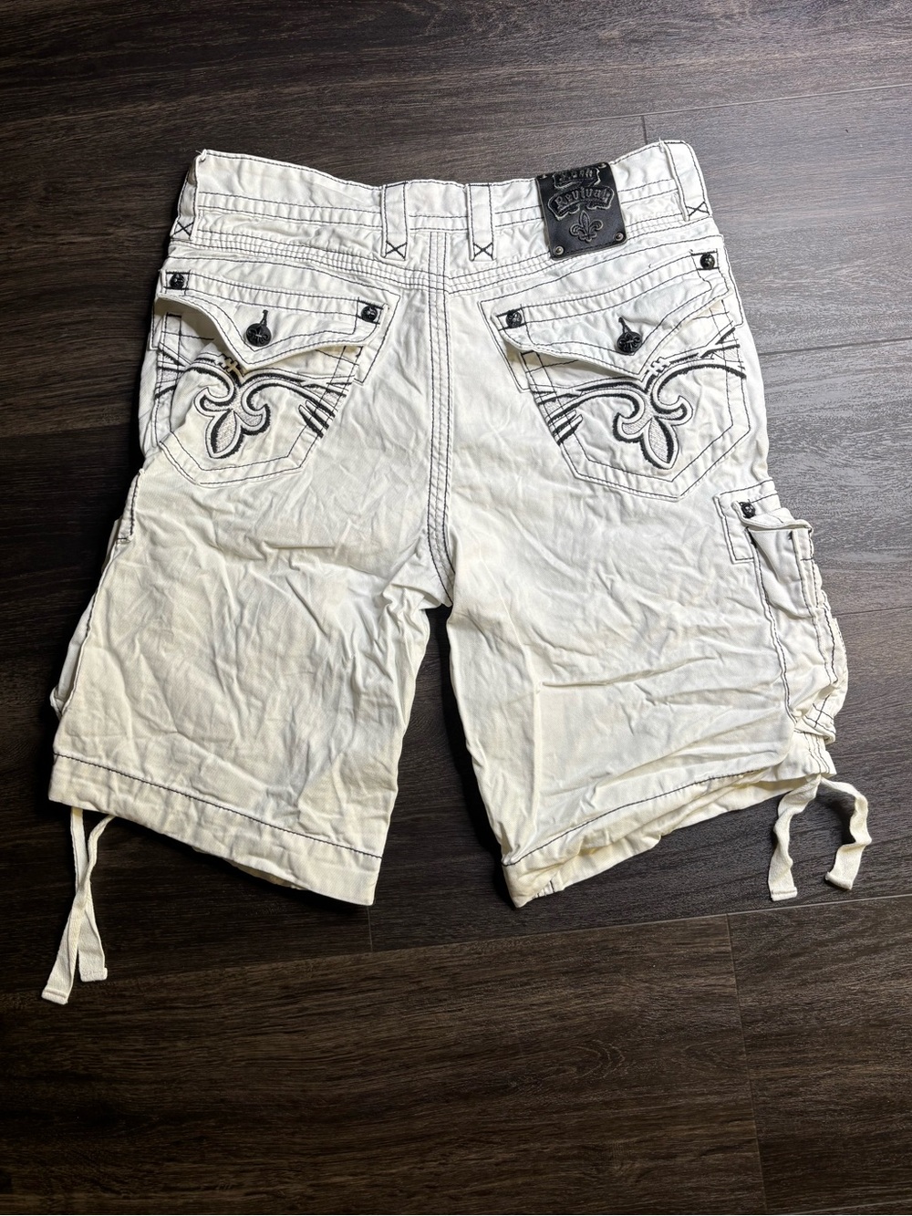 Rock Revival Cargo Shorts Mens 32/24
White Classic Embroidered Flap Pocket